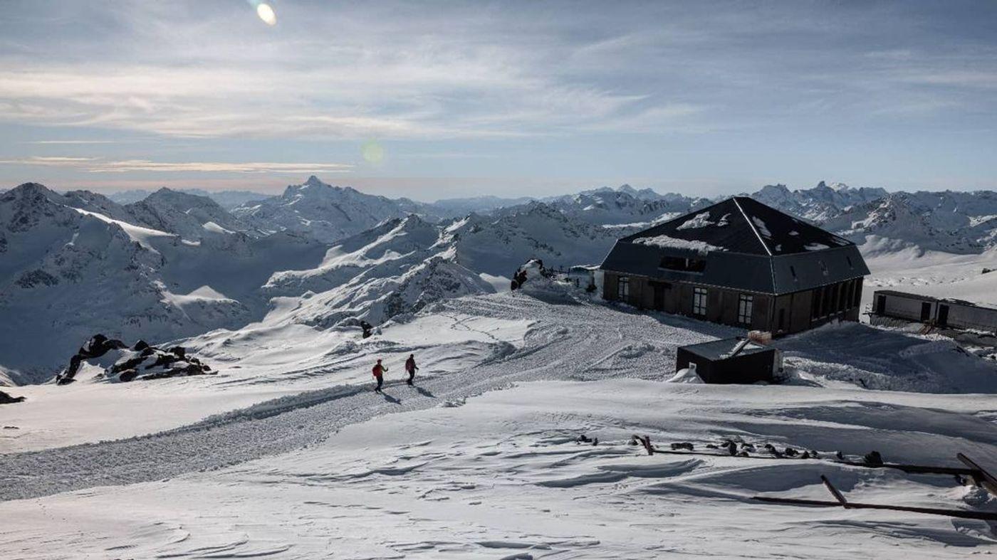 Elbrus Tours cover image
